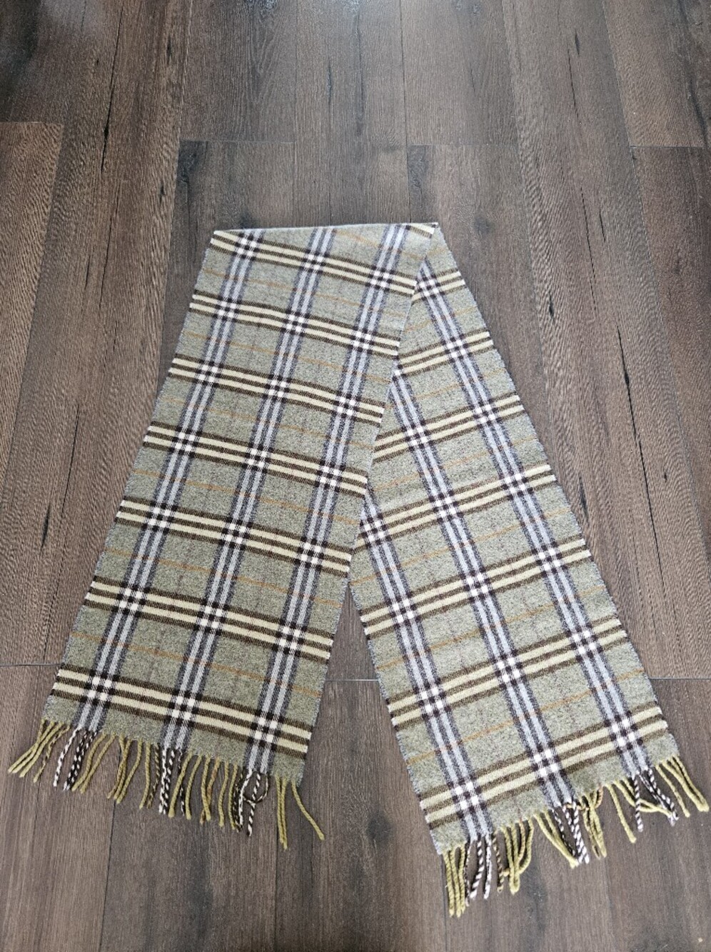 Burberry Cashmere Blend Nova Check Scarf | Made in England | 13" x 72" Unisex - Picture 6 of 12